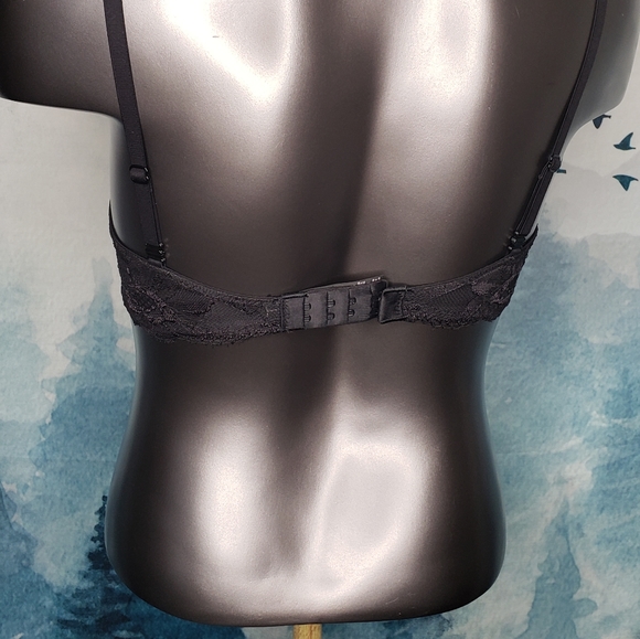 Victoria's Secret 32D Body by Victoria Unlined Demi Black Floral Lace Bra - Picture 5 of 14